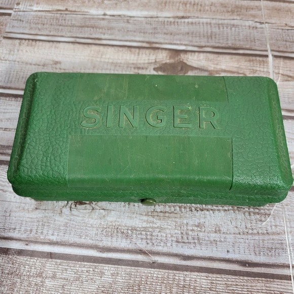 Vintage Singer Button Holder With Attachment Box and booklet. - Picture 7 of 12